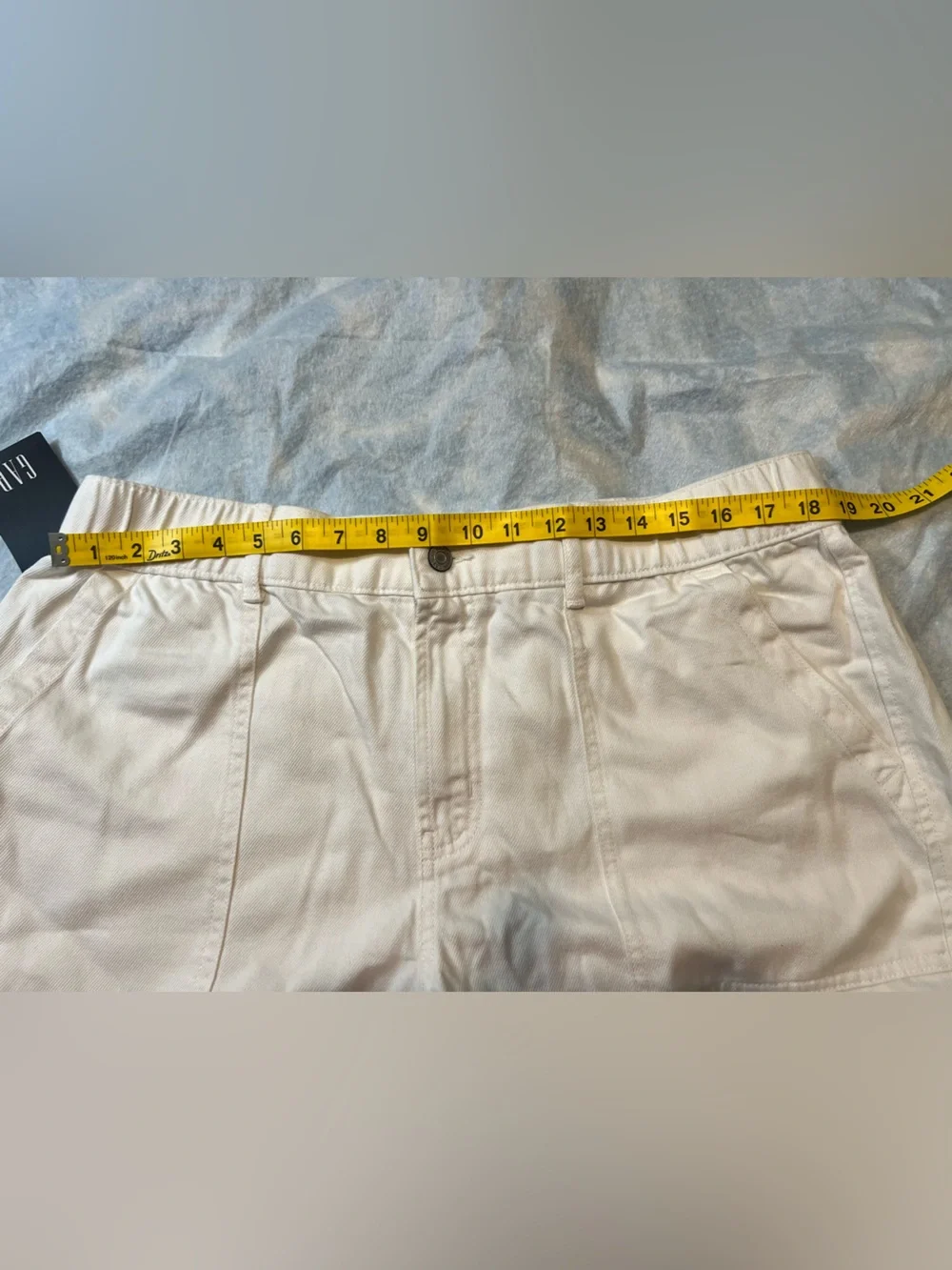 GAP White Elastic-Waist Patch Pocket Shorts